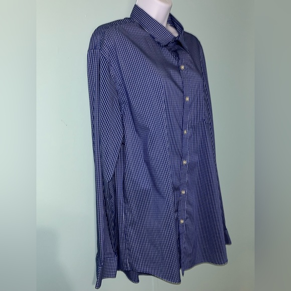 Van Heusen Traveler Button Down Dark Blue/White Size XL - 17-17 1/2 - Picture 1 of 12